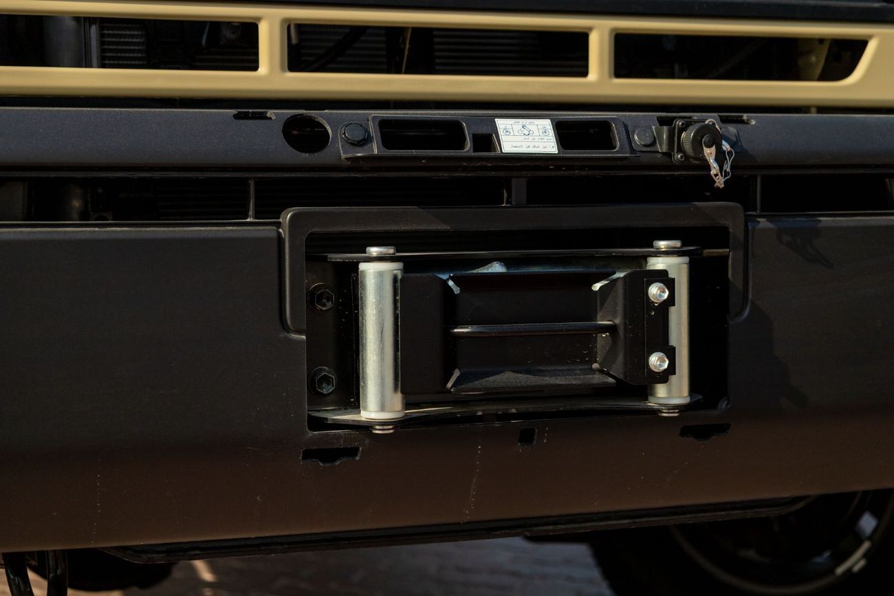 تويوتا لاند كروزر 70 2025 Toyota LC76 Hardtop 4.0L - Beige Inside Sadlle Tan | Export Only