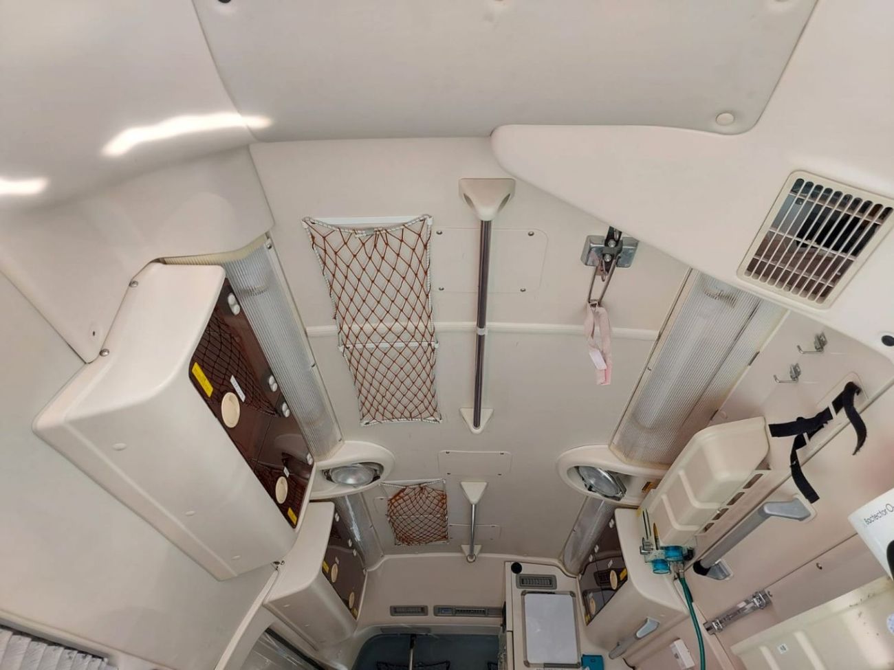 Toyota Hiace TOYOTA HIACE VAN AMBULANCE RHD 2015 MODEL 2.7 L PETROL AUTOMATIC(PM15323)