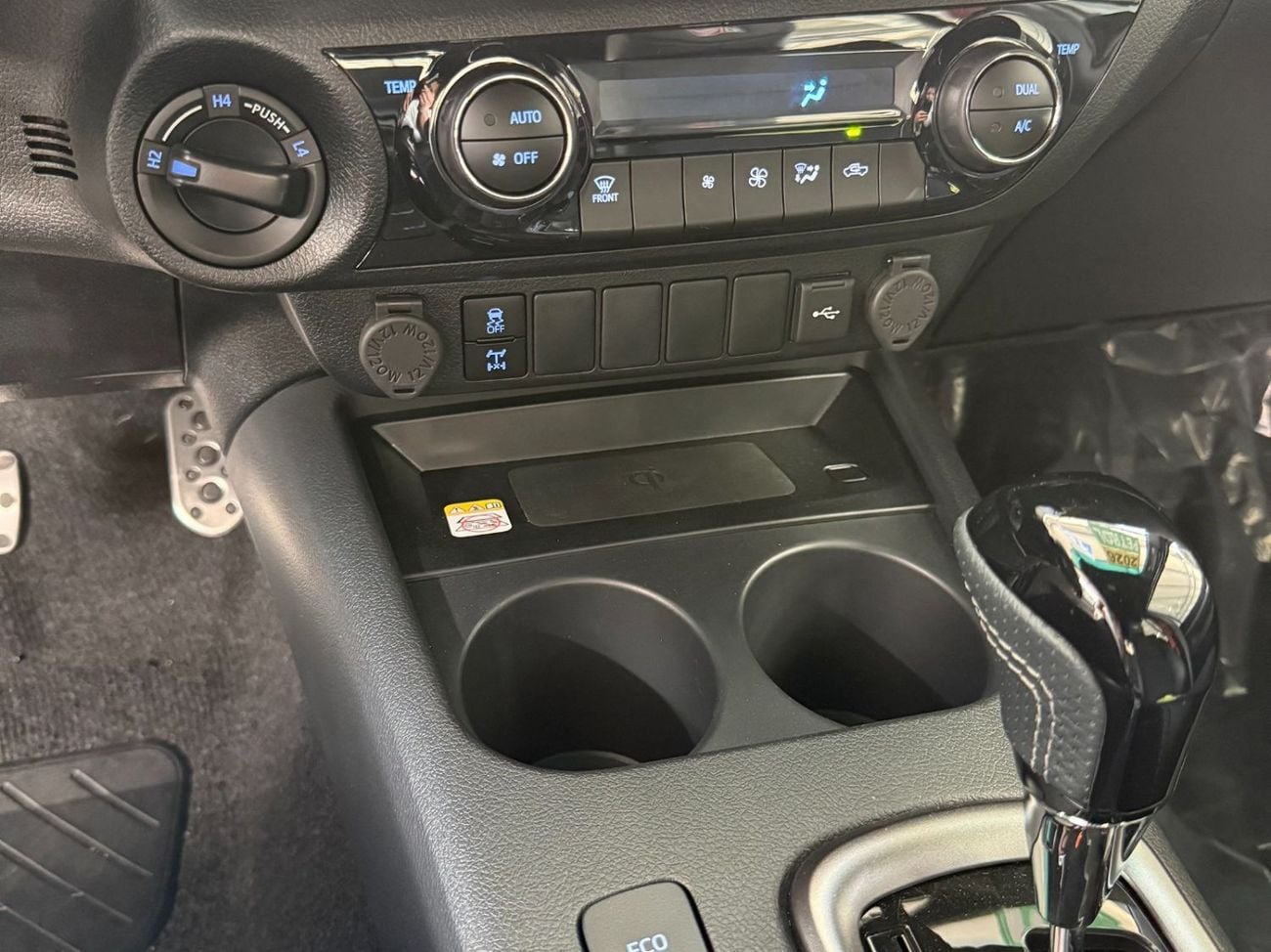 Toyota Hilux GR-SPORT 4.0 V6 **EXPORT ONLY**التصدير فقط خارج الخليج***