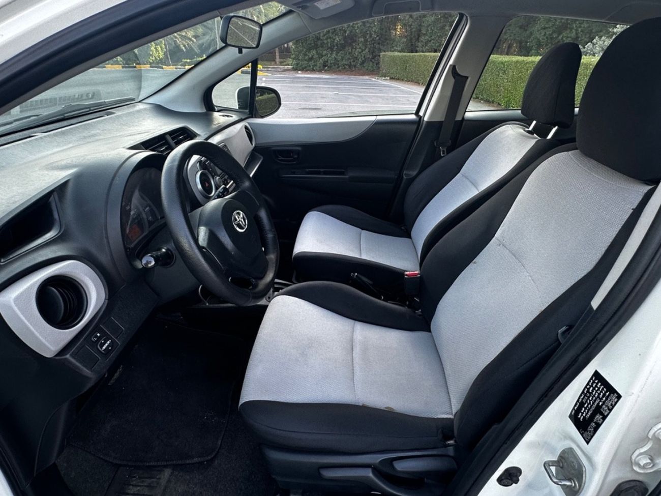 تويوتا يارس موديل 2014 خليجي حاله ممتازه جداا من الداخل والخارج