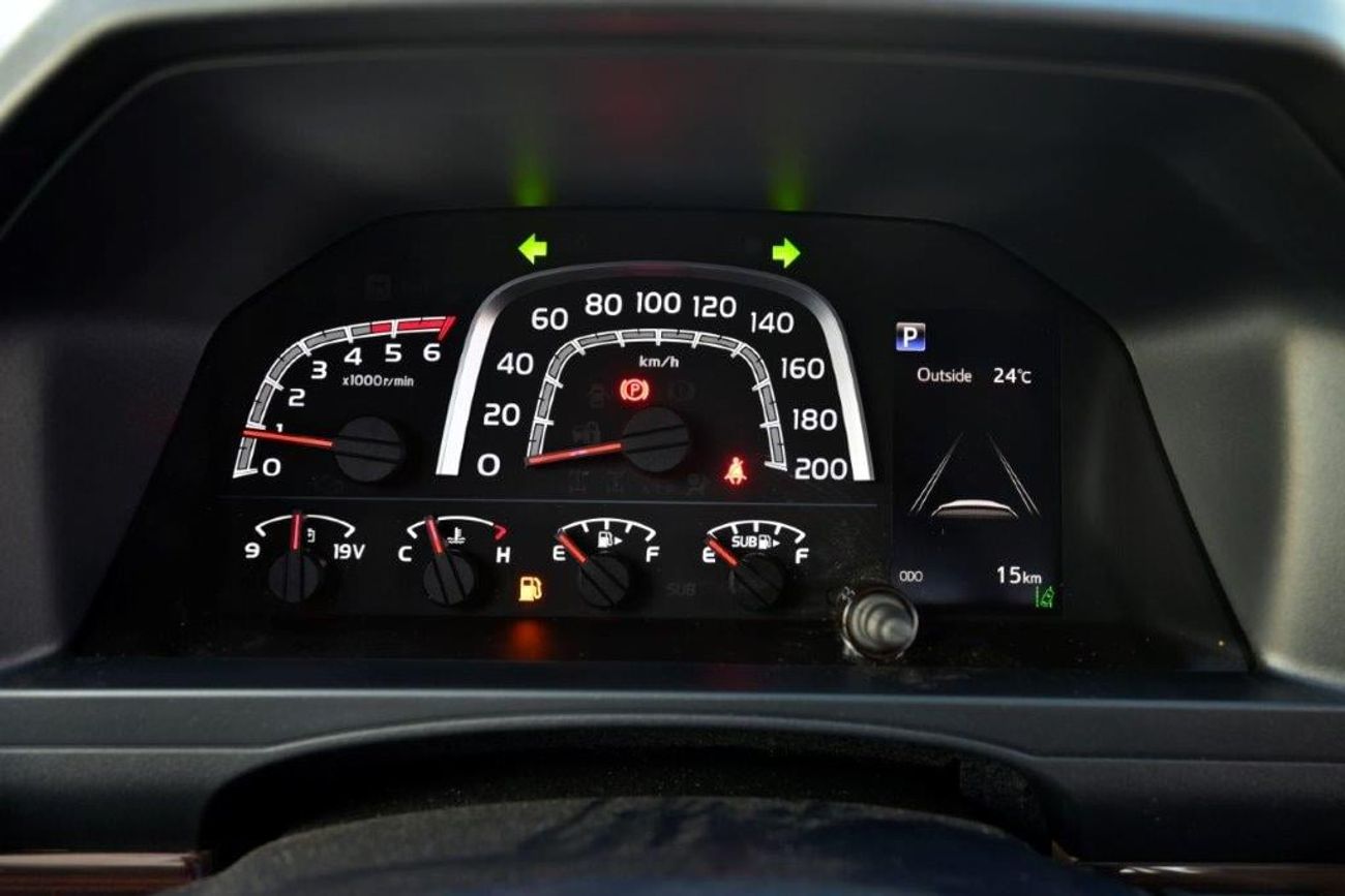 تويوتا لاند كروزر بيك آب SINGLE CAB DLX 2.8L DIESEL AT-EURO 5