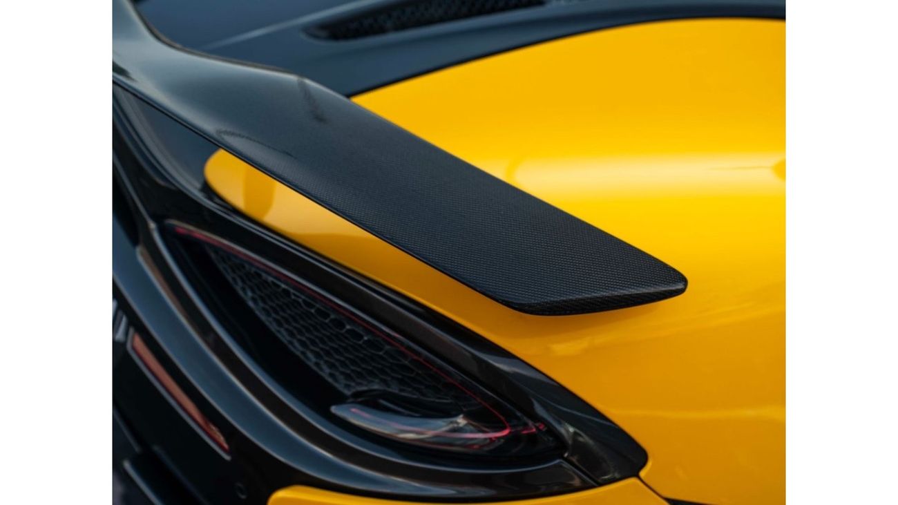 مكلارين 570S AED 13,933 PM • 570 S CARBON PACKAGE • ONLY 52,000 KMS • FREE SERVICES UNTIL 02/2025