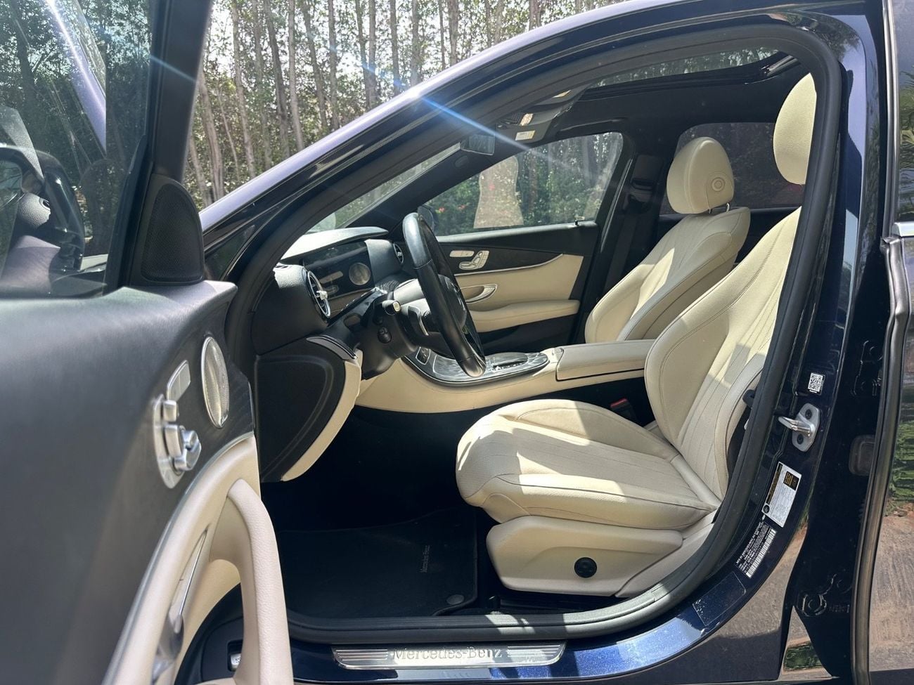 مرسيدس بنز E 350 2022 | E350 4MATIC | Full Option | American Specs | 63,000 km | Excellent Condition