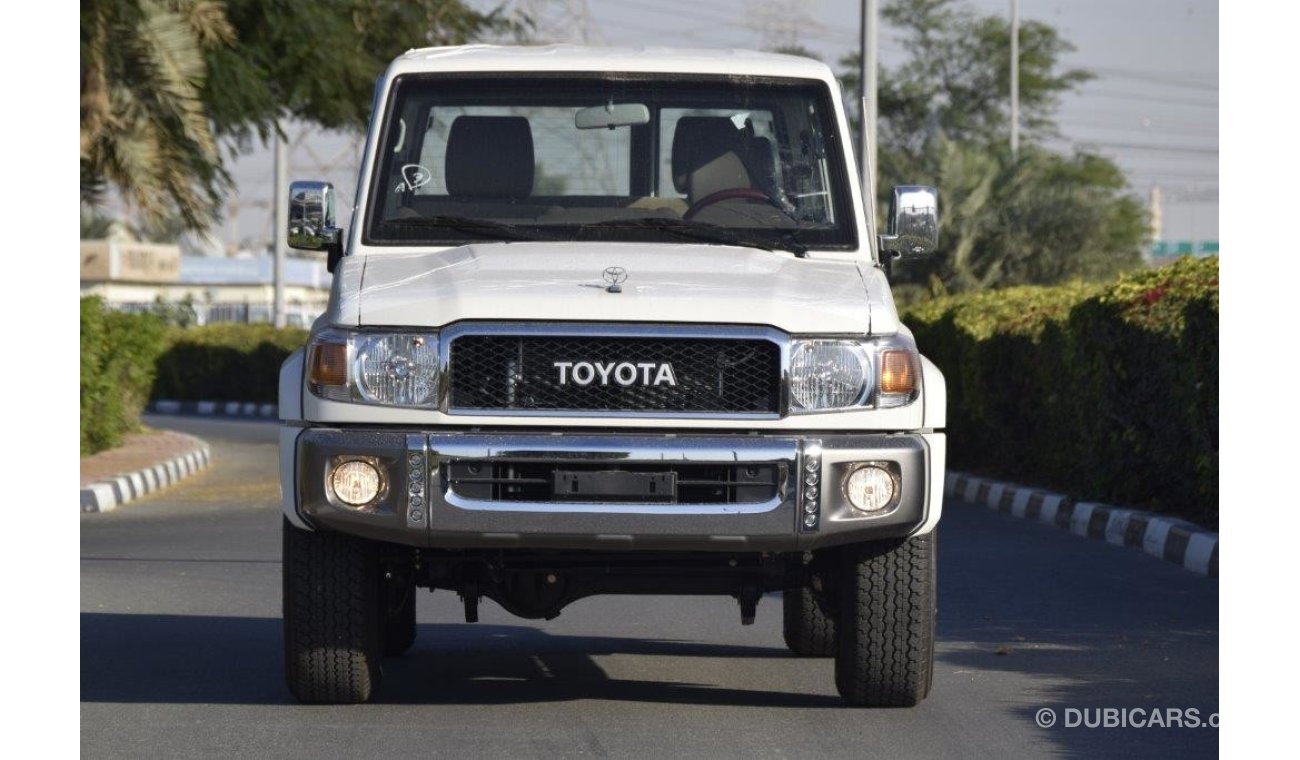 Toyota Land Cruiser 76 Hardtop V6 4.0L Petrol 5 Seat Wagon