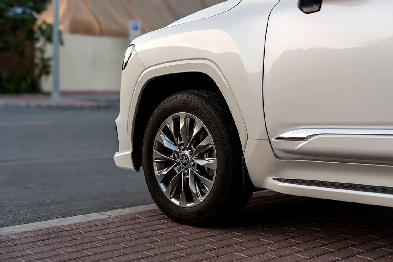 تويوتا لاند كروزر VXR 4.0L VXR | GCC Specs | Super Clean | Low Mileage