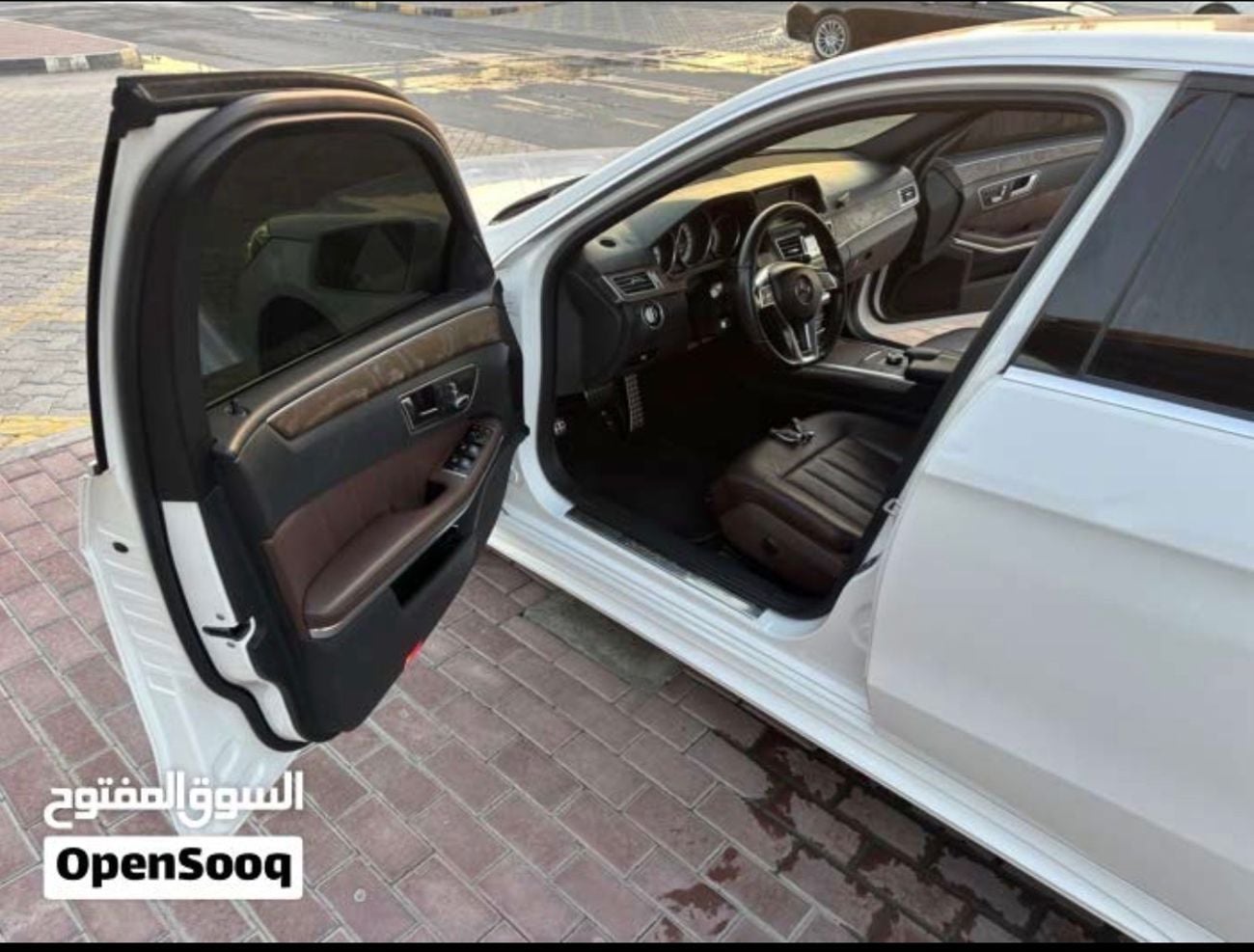 Mercedes Benz E300