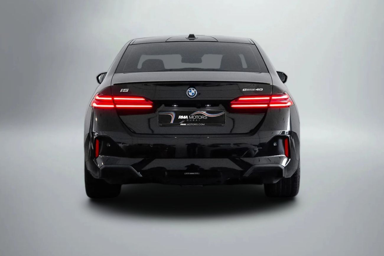 بي أم دبليو i5 M-Sport