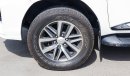 تويوتا هيلوكس SR5 2.8 diesel Auto low kms as new
