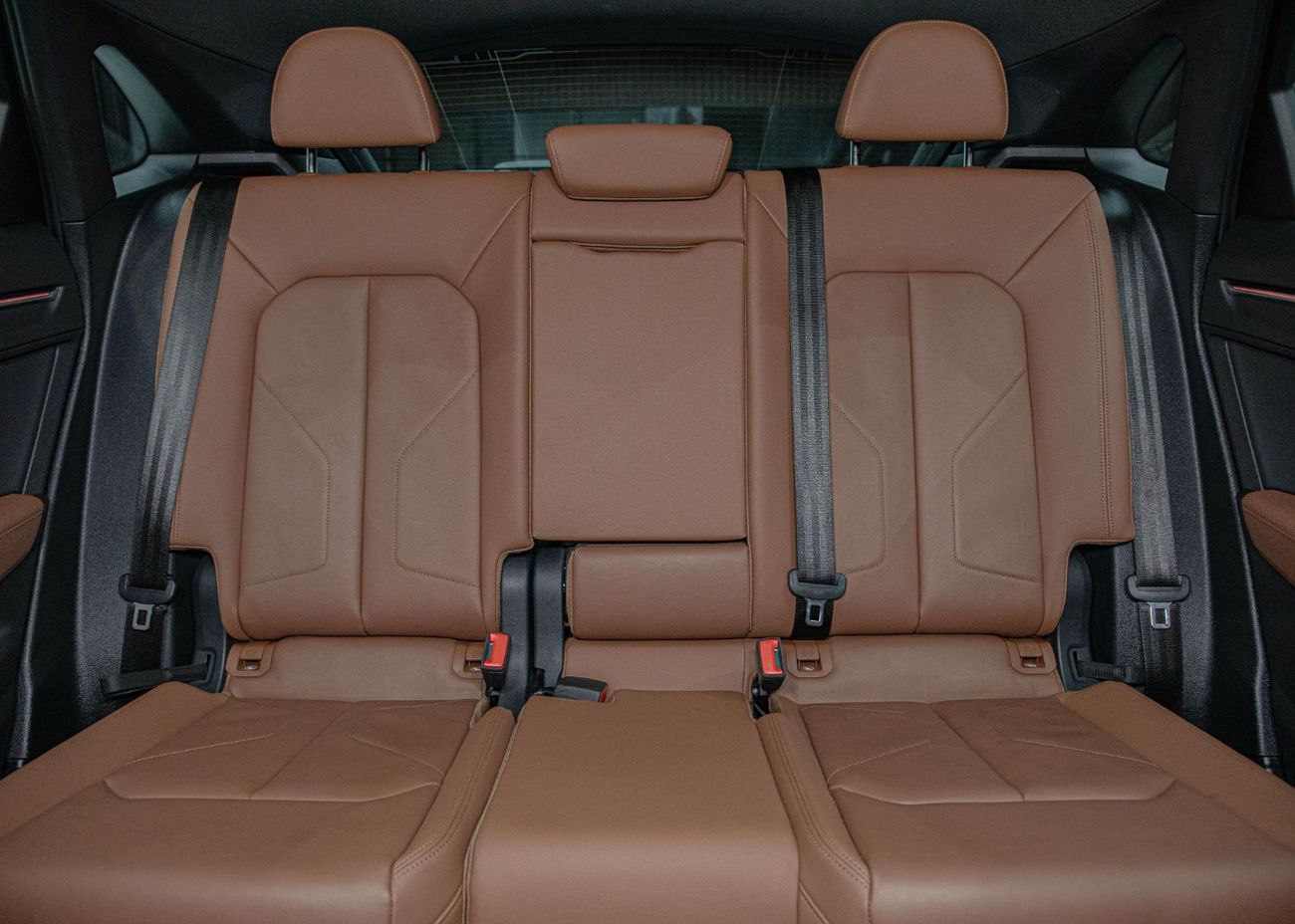 أودي Q3 Sportback 40 TFSI S Line 2.0L 4WD