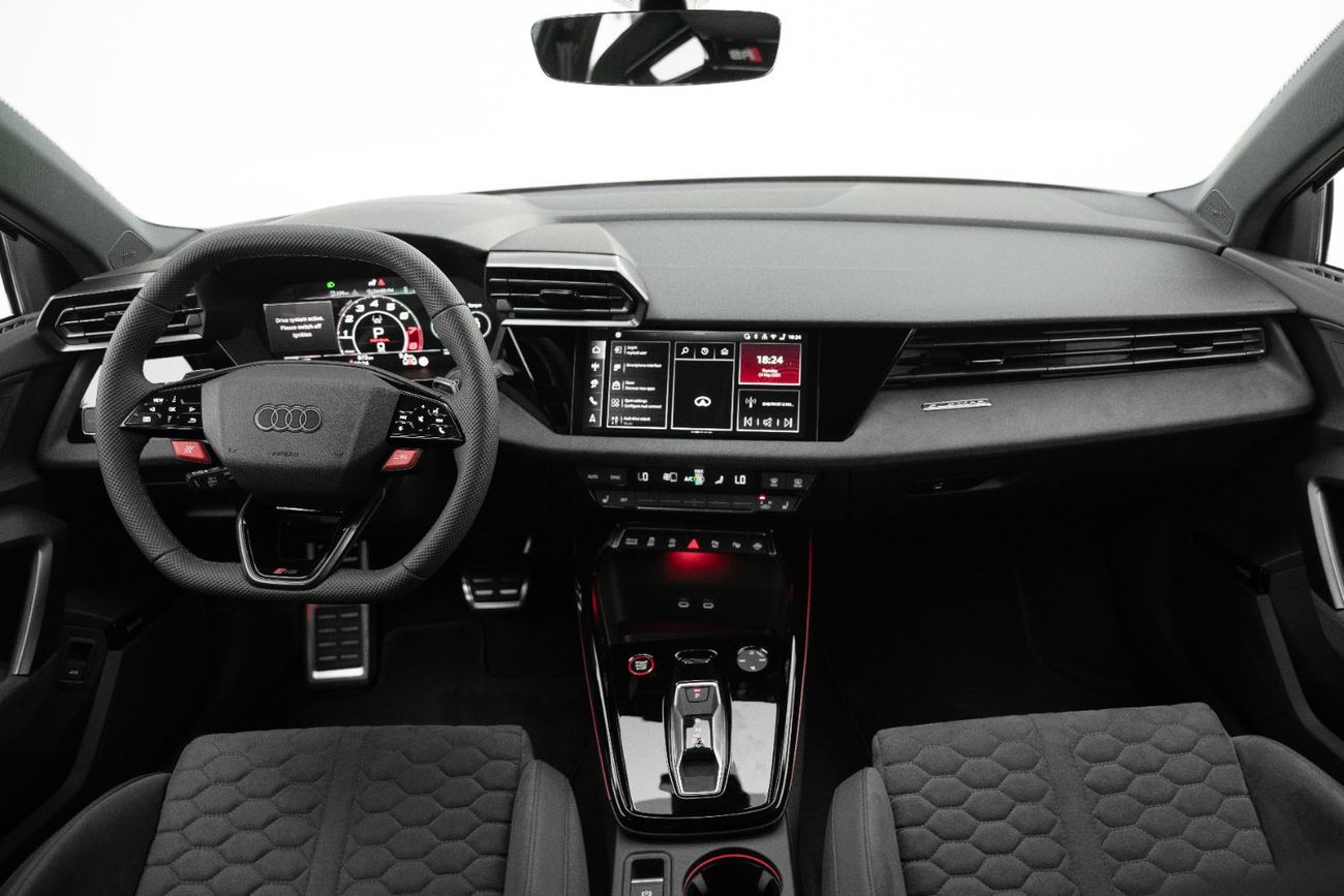 أودي RS3 TFSI quattro 2.5L Sportback