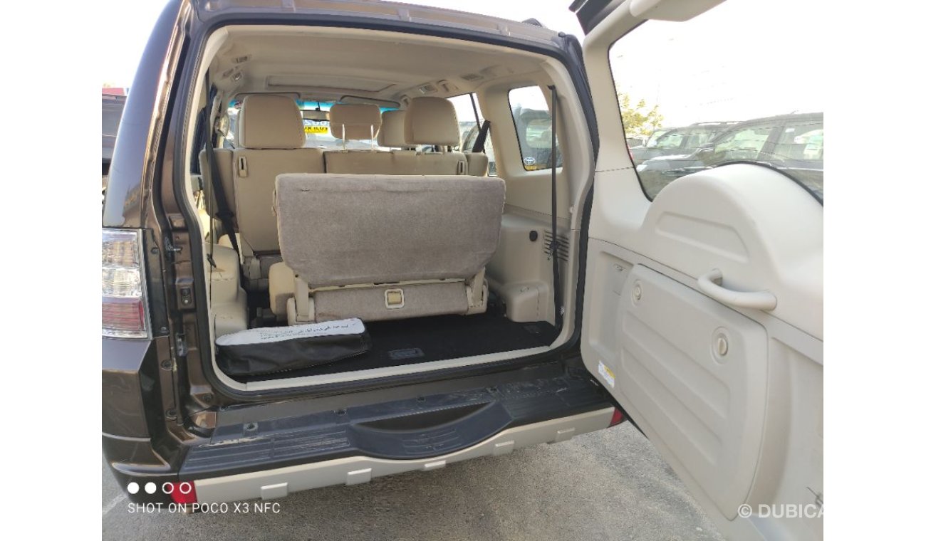 Mitsubishi Pajero V6 5 Door with sunroof 2018 Mint condition (Also registered in Dubai)