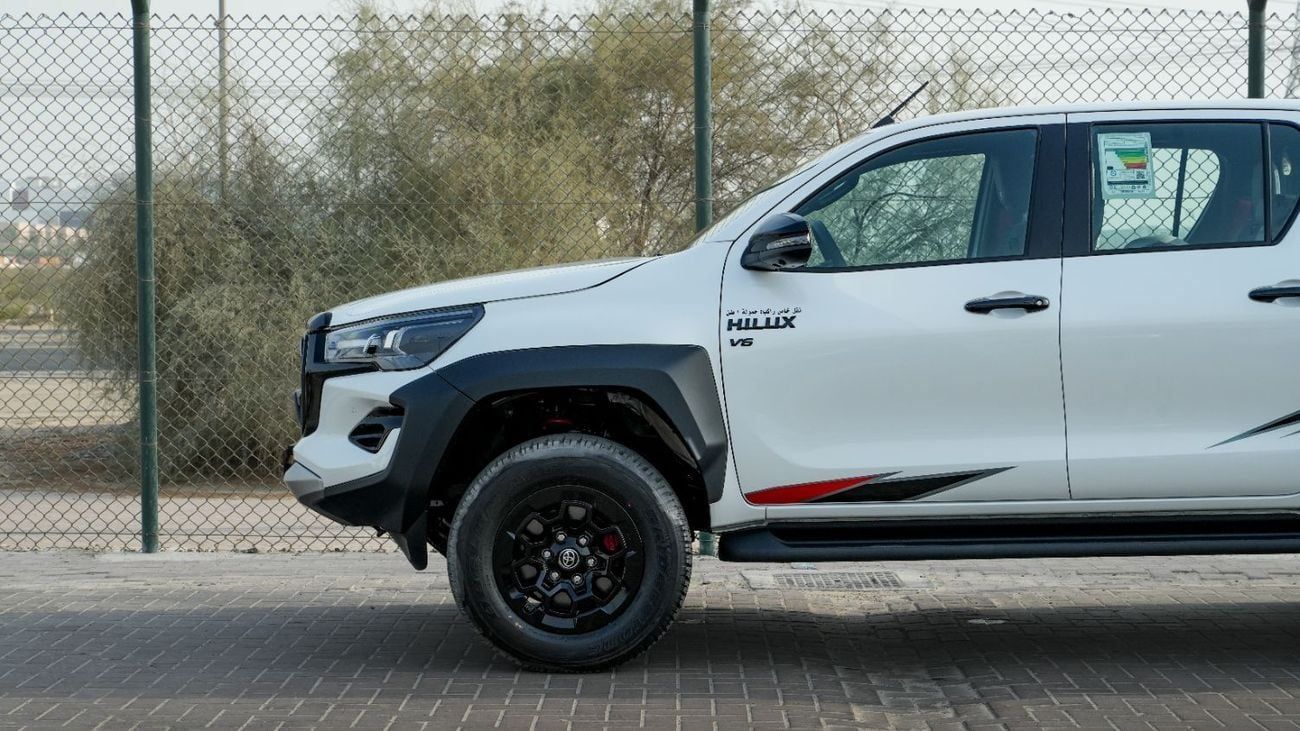 تويوتا هيلوكس GR Sport 4.0L