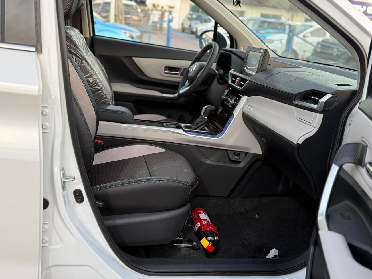 تويوتا فيلوز VELOZ - V Full Option 1.5L 4 Cylinders - 7 Seats 2025 Model