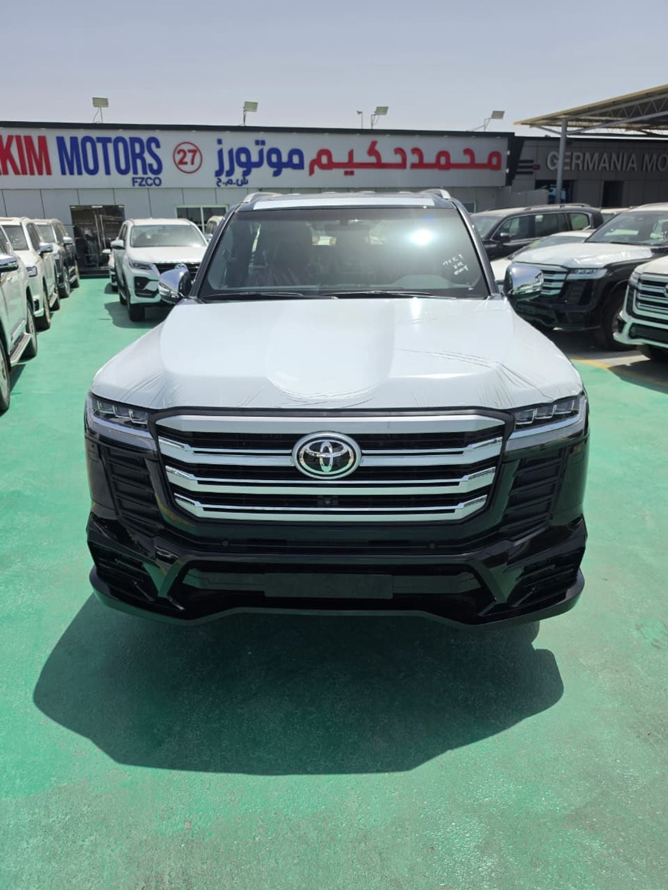 Toyota Land Cruiser Toyota Land Cruiser GXR Limited 4.0L 2026 – Full Option | 4.0L V6 | Black Exterior | Black & Red Int