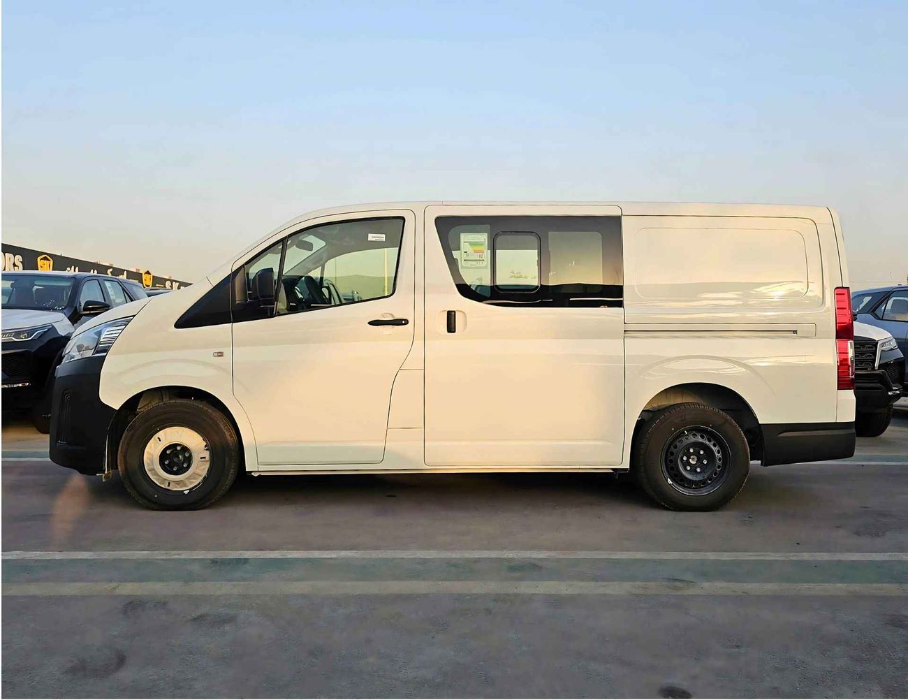 Toyota Hiace STANDARD ROOF / HALF CARGO / MT / 3.5L V6 PETROL / 5DOOR (CODE # 69073)