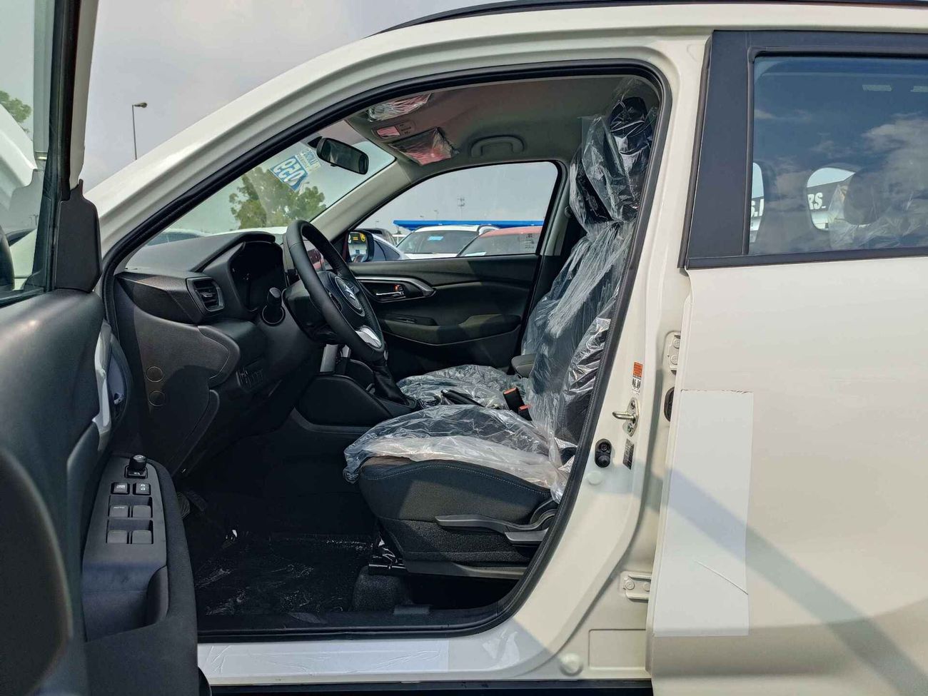 Suzuki Grand Vitara GLX / HYBRID / DOUBLE TONE / 1.5L V4 /  "9" DISPLAY / 360* CAMERA / HEADUP DISPLAY (CODE # GVHB4X2F)