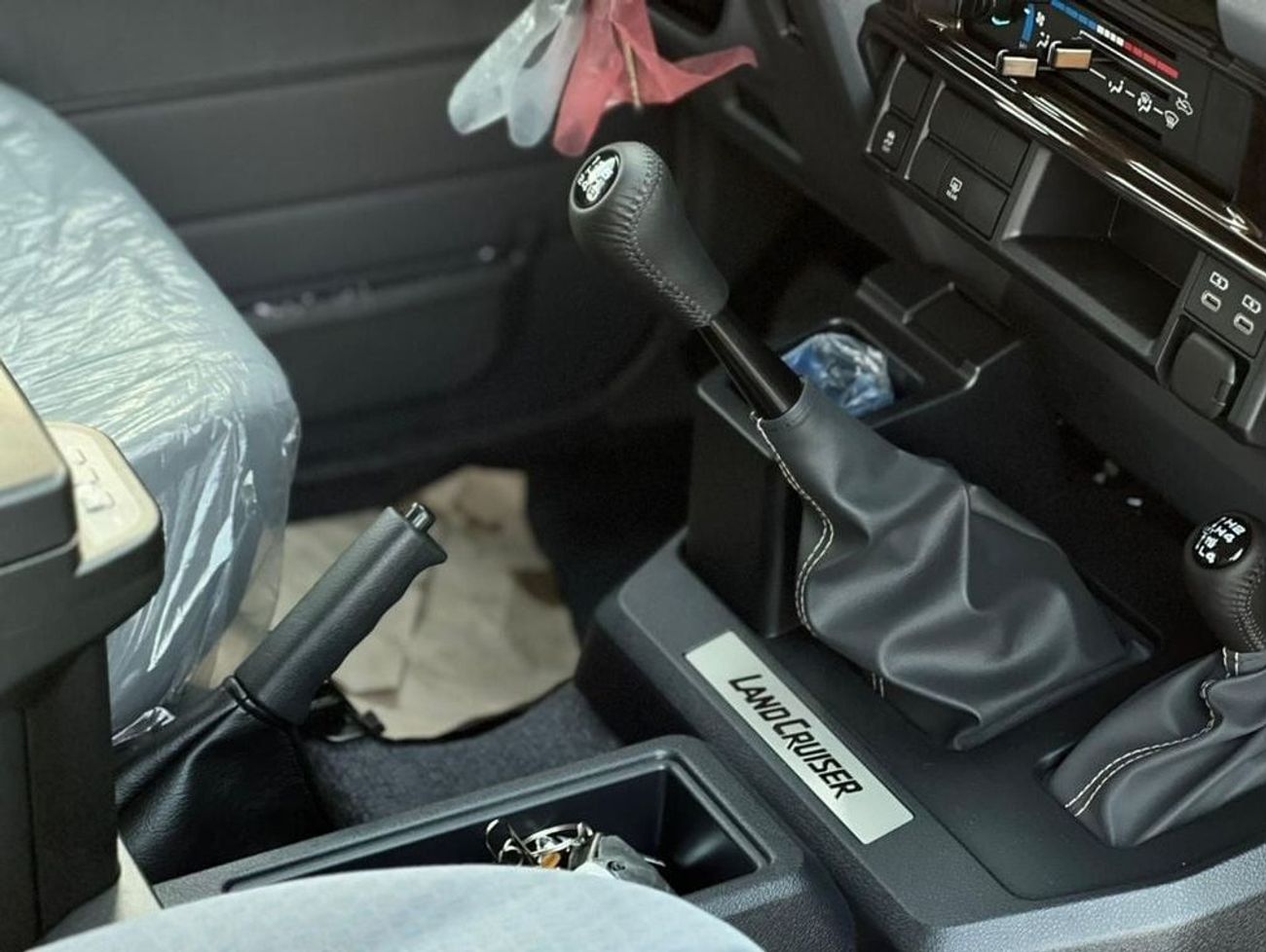 تويوتا لاند كروزر 70 TOYOTA LAND CRUISER (70 SERIES) (GRJ76) 4.0L SUV 4WD 2025