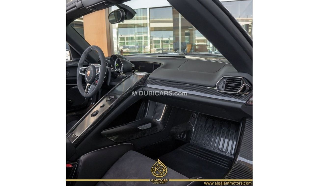 Porsche 918 Spyder Weissach Package