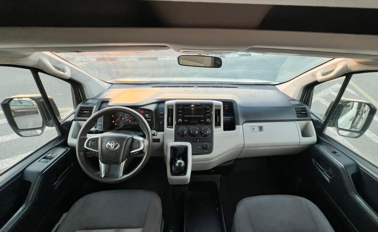 Toyota Hiace GL 2021 Toyota Hiace 3.5L V6 - Passenger - Patrol Manual - 13 Seater - No Accident -