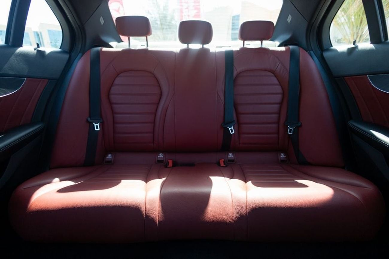 Mercedes-Benz C 200 Mercedes-Benz C200 2018 GCC under Warranty with Flexible Down-Payment.