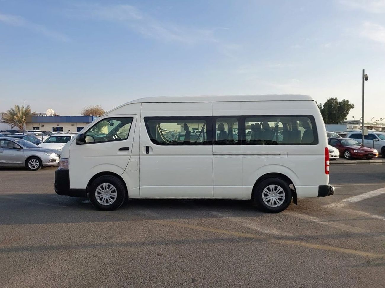 تويوتا هاياس TOYOTA HIACE COMMUTER VAN RHD 2019 MODEL 3.0 L DIESEL AUTOMATIC(PM39520)