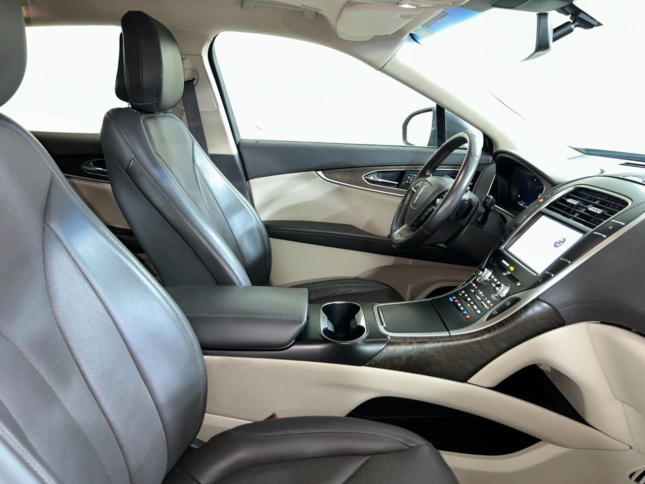 لينكولن ناوتيلوس NAU320 RESERVE / FREE Insurance + Registration / AL TAYER MOTORS / AL QOUZ SHOWROOM