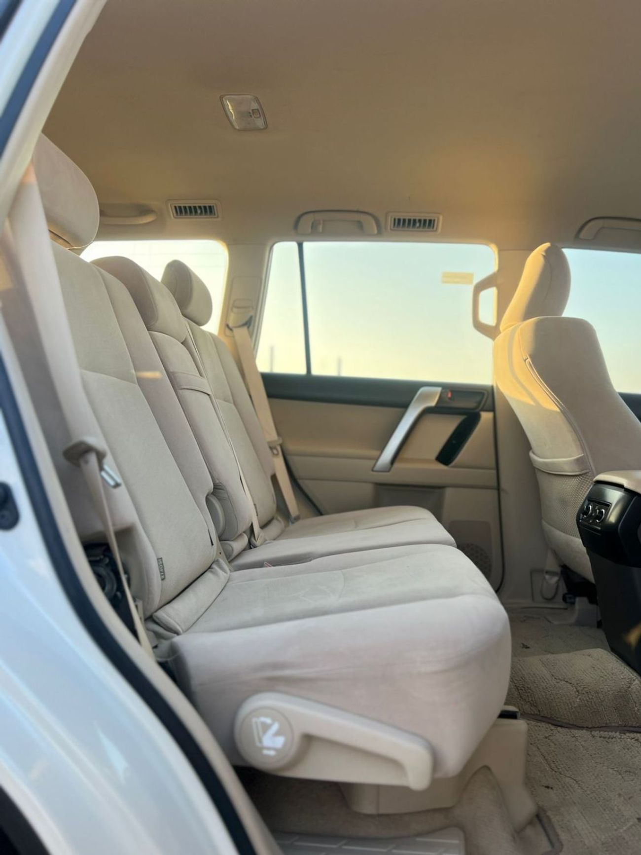 تويوتا برادو 2023  Toyota Prado TX 2.7L V4- AWD 4x4 - GCC - No Accedent - 2key - Rear CAM