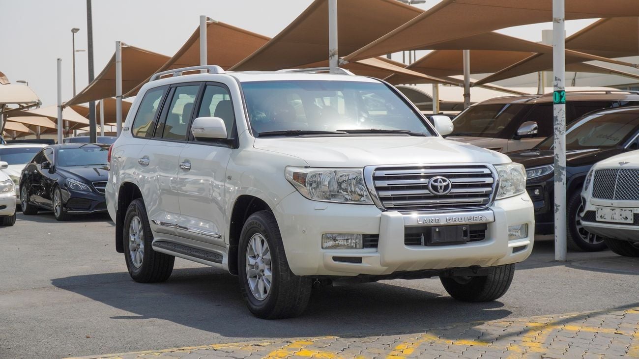 Toyota Land Cruiser GXR V8