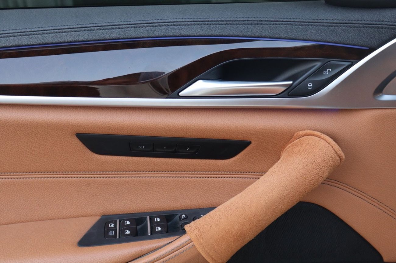 BMW 530i Luxury 2.0L