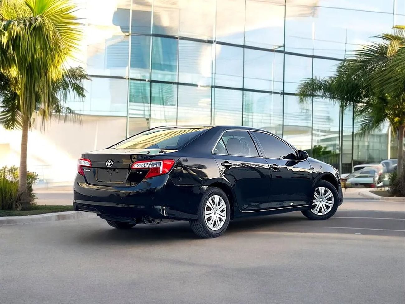 Toyota Camry GLE 2.5L (204 HP) GL - GCC Specs - Reliable and Efficient