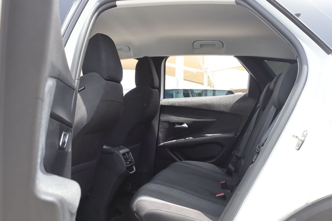 Peugeot 3008 Active+ 1.6L Peugeot 3008 -2022 -, GCC, in excellent condition, 61,000 km, 1.6L engine, priced at