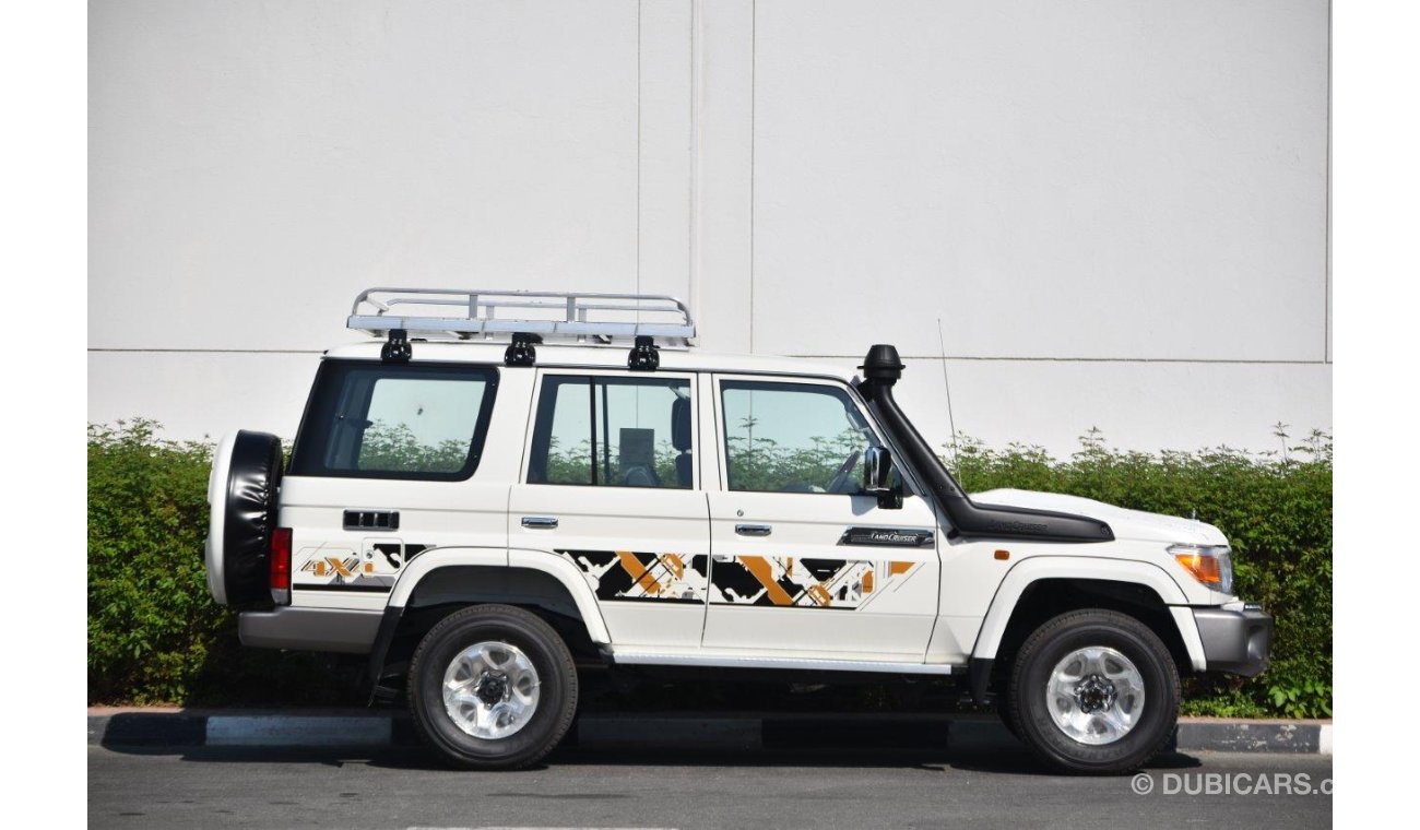 تويوتا لاند كروزر هارد توب 76 LX LIMITED V8 4.5L TURBO DIESEL 4WD 5 SEAT MANUAL TRANSMISION