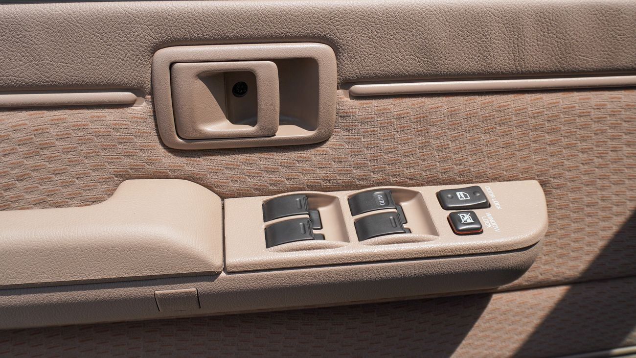 Toyota Land Cruiser 70 LX 2.8L Diesel A/T