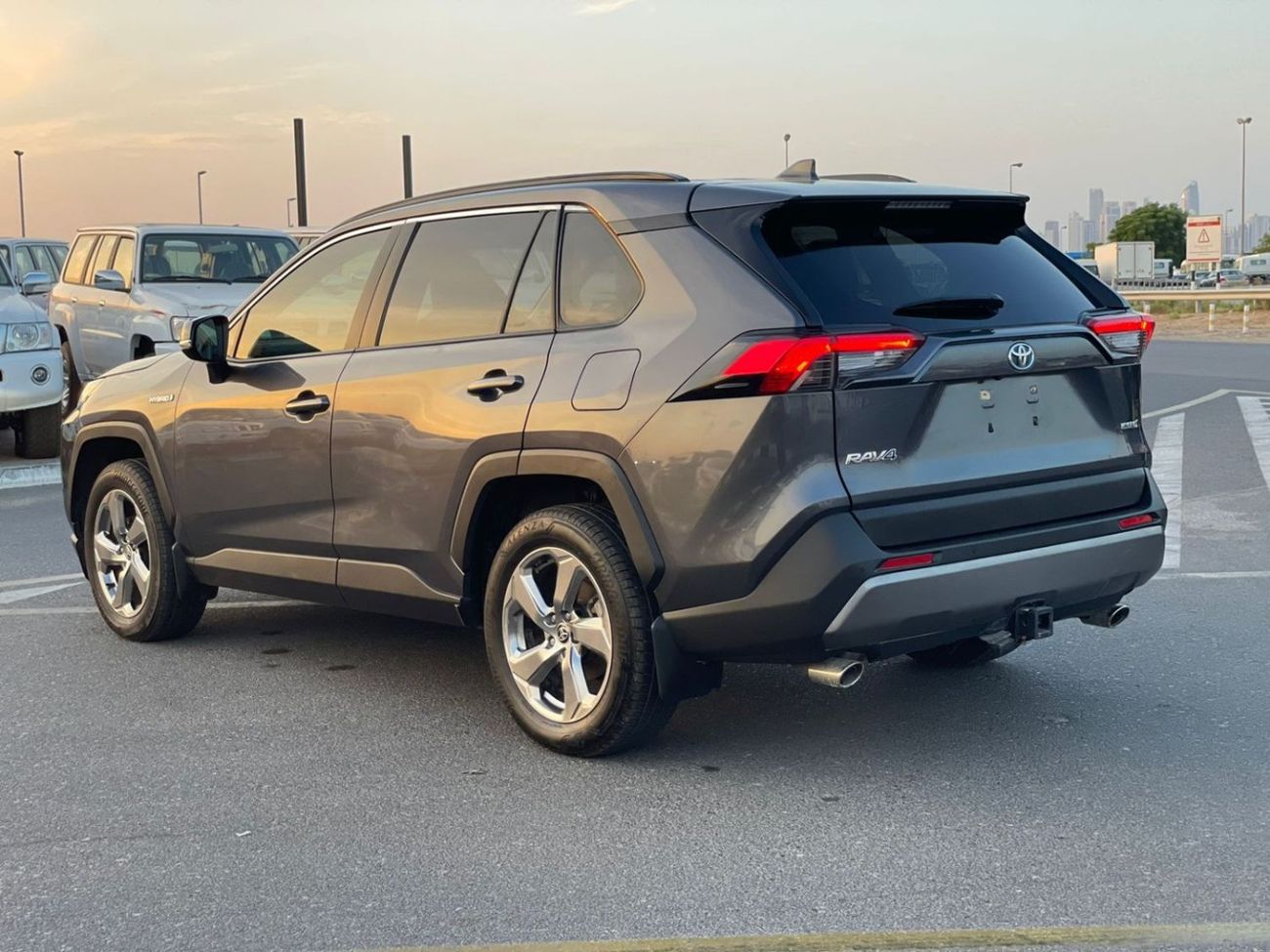 تويوتا راف ٤ 2021 Toyota RAV4 Hybrid - 2.5L V4 - Right Hand Drive - Japan Specs - 22,400 Km