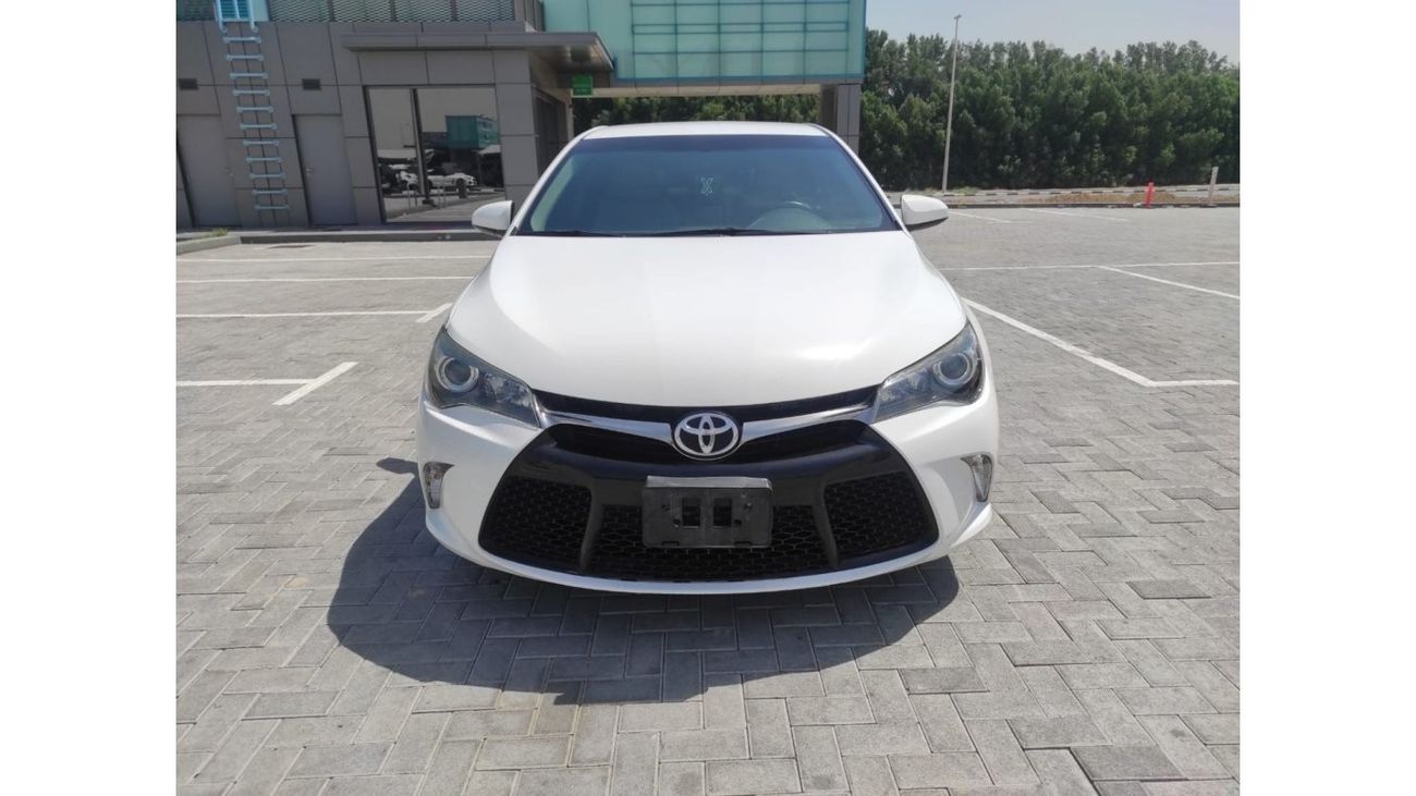 Toyota Camry SE