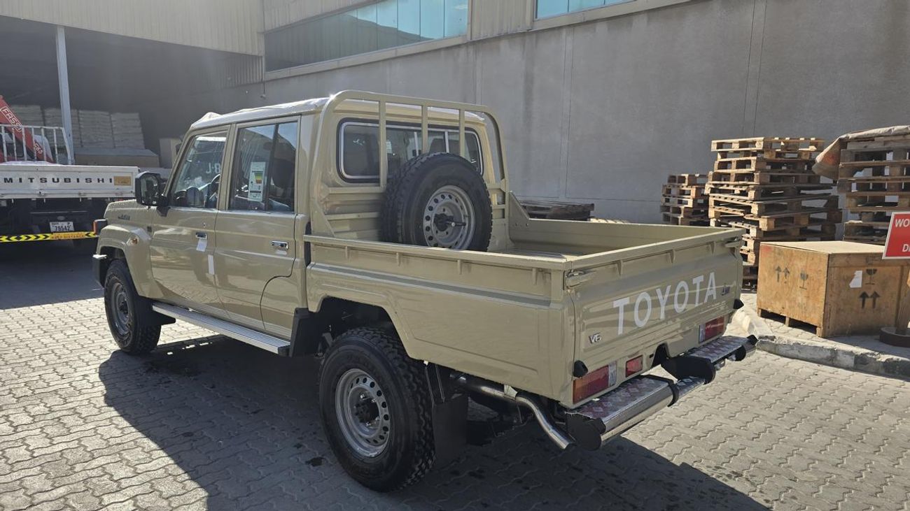 تويوتا لاند كروزر بيك آب GDJ79 DC A/T 2.8L T/Diesel 2025YM