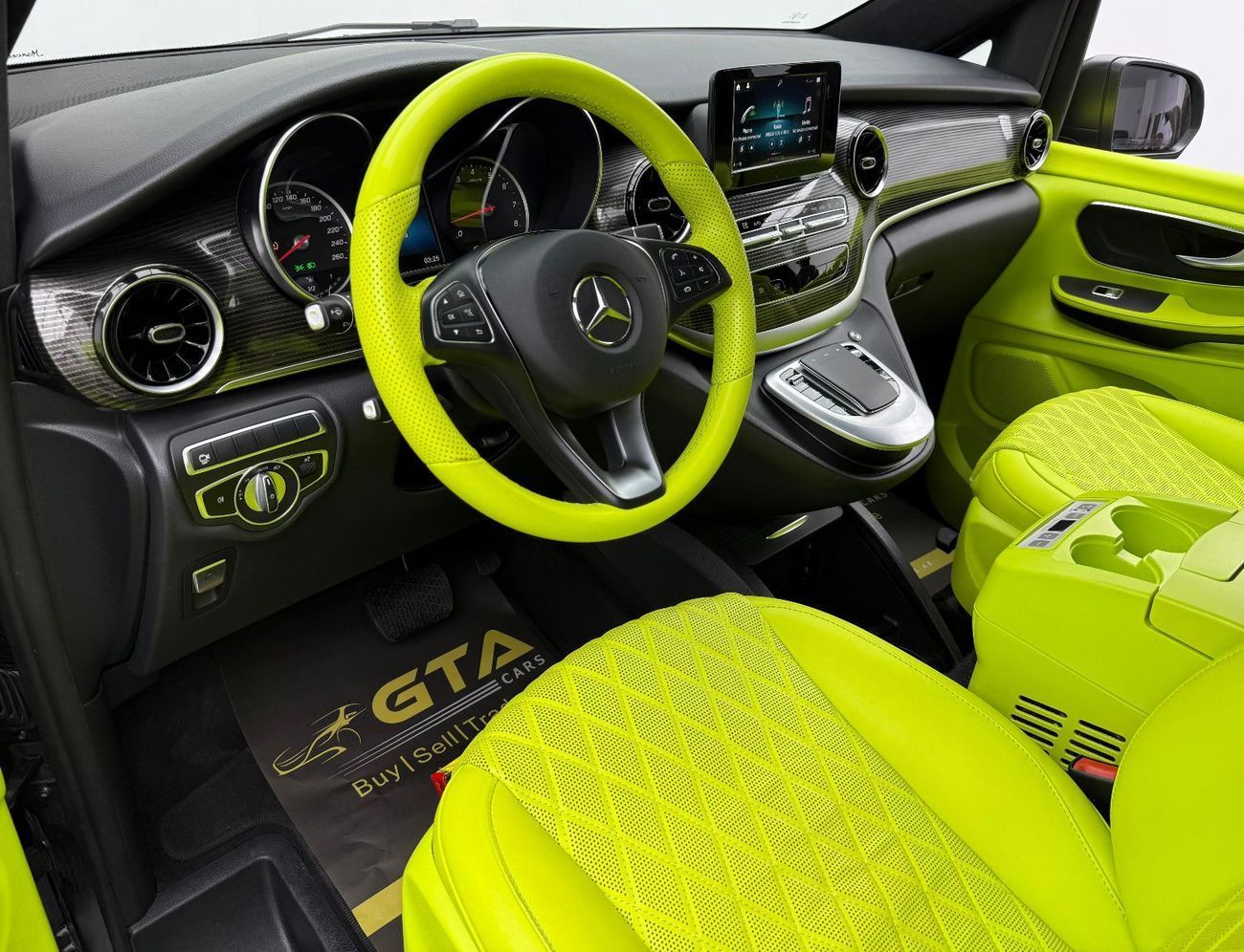 Mercedes Maybach V250 Maybach 2023 Mercedes Benz V250 Maybach Kit, 2028 Mercedes Warranty, Low Km, Excellent Condition, GCC