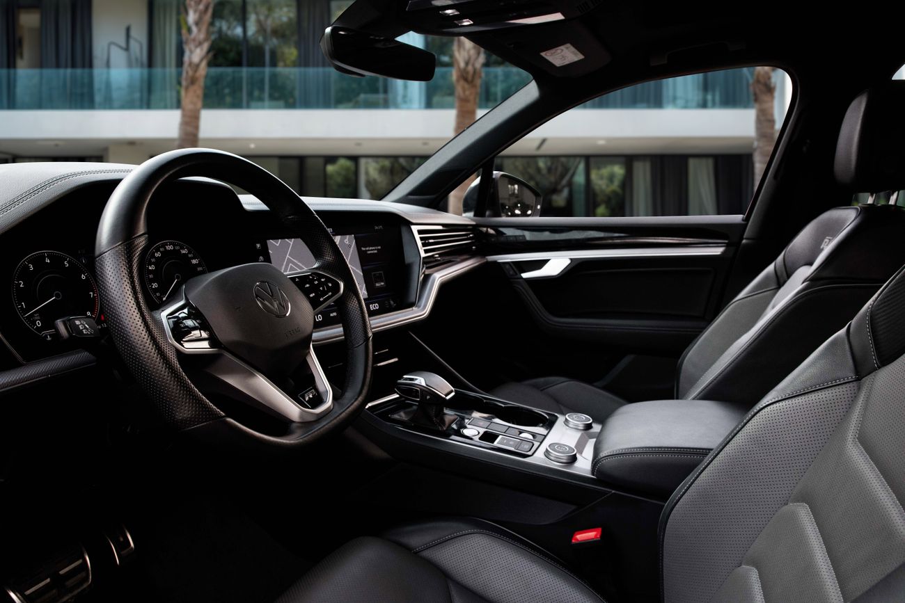 فولكس واجن طوارق 3,134 P.M | 0% Downpayment | TOUAREG R LINE | AGENCY WARRANTY!