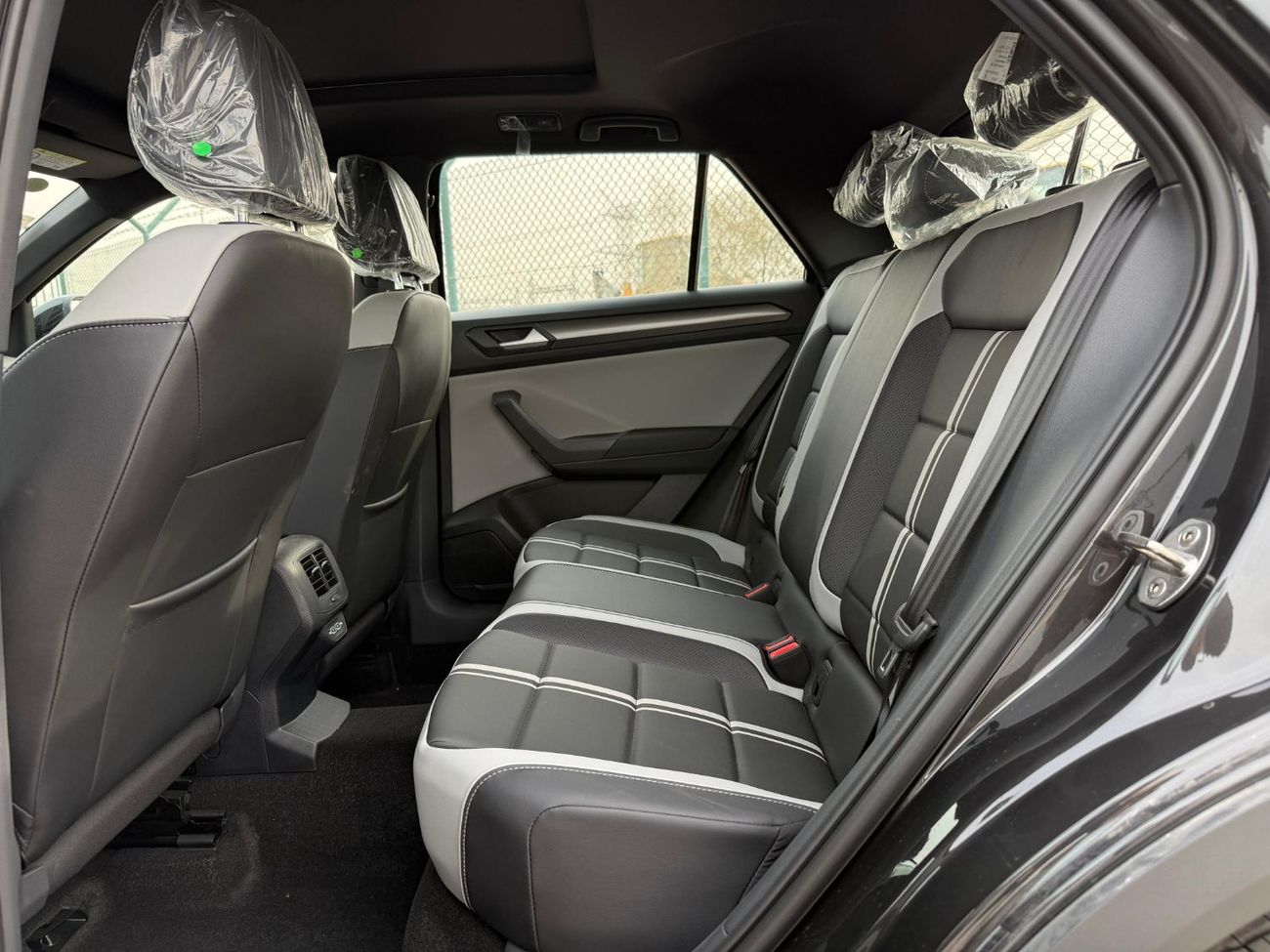 فولكس واجن T ROC 300 TSI 1.5L Turbo Petrol 2025 Export Price @ 73,000 AED