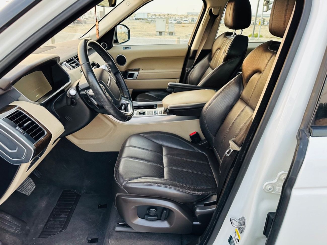 Land Rover Range Rover Sport MODEL 2017 GCC CAR PERFECT CONDITION INSIDE AND OUTSIDE FULL OPTION PANORAMIC ROOF LEATHER SEATS