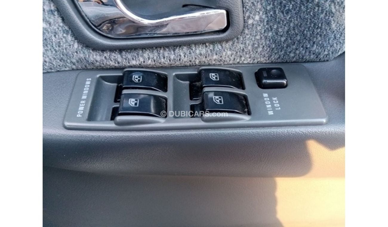 Mitsubishi Pajero MITSUBISHI PAJERO RIGHT HAND DRIVE (PM940)