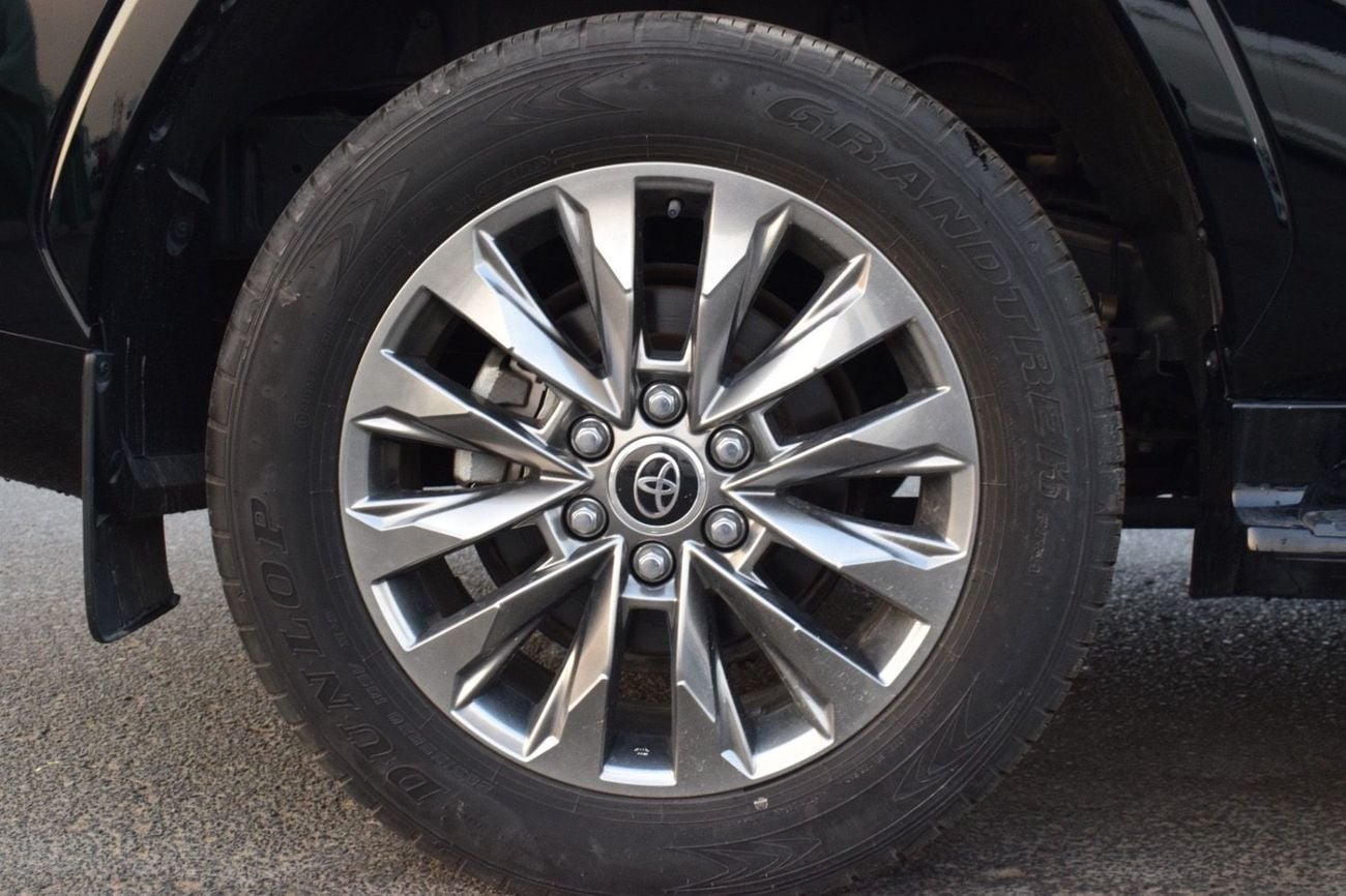 Toyota Land Cruiser  Land cruiser black 2022 Full option