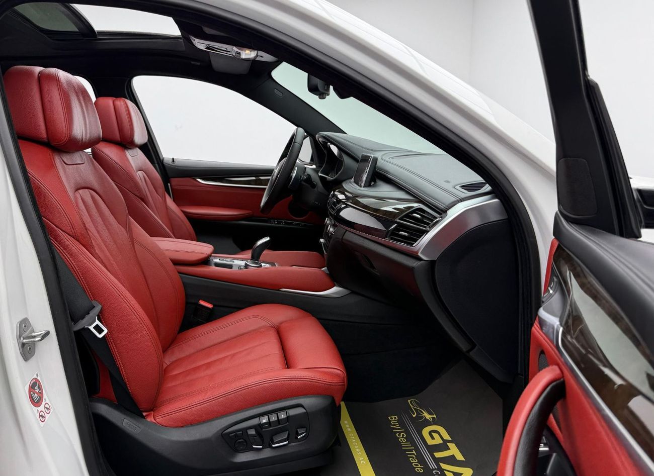 BMW X6 M50i 4.4L 2016 BMW X6 M50i, Full BMW Service History, Fully Loaded, Excellent Condition, GCC