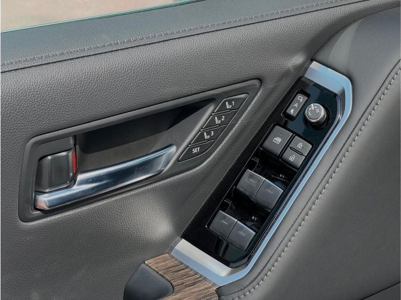 تويوتا لاند كروزر TOYOTA LAND CRUISER VXR TT 402 (300 SERIES) 3.5 L 4WD