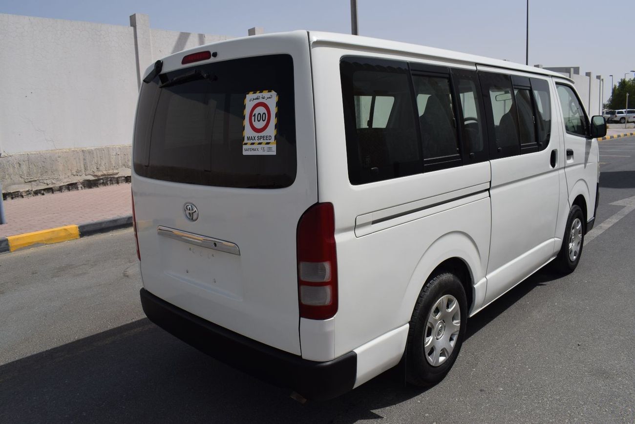 Toyota Hiace Toyota Hiace Std Roof Bus, Model:2009. Excellent condition
