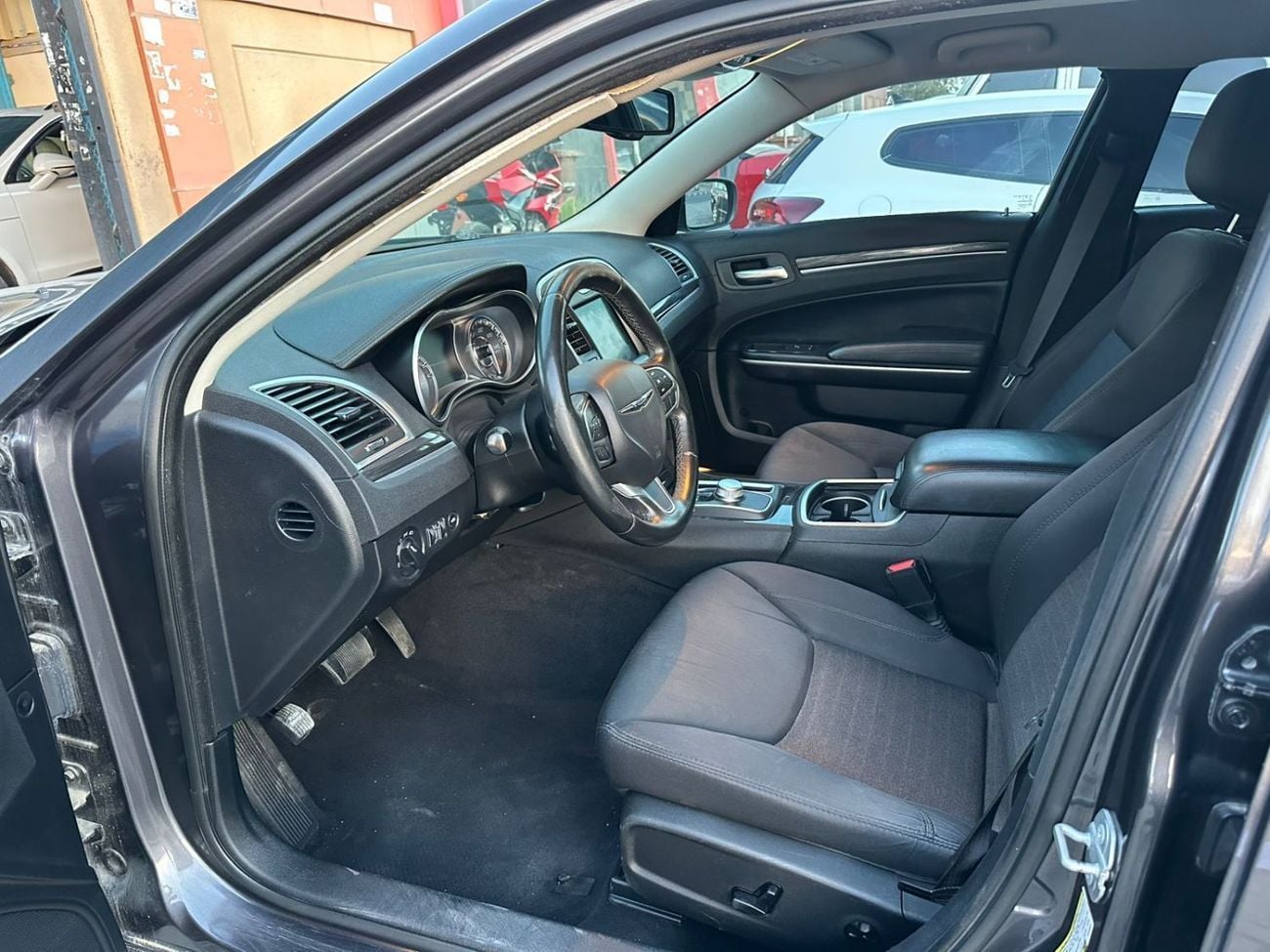 Chrysler 300 SRT8 S 3.6L 019 Chrysler 300 Touring – V6 – American Specs | Excellent Condition