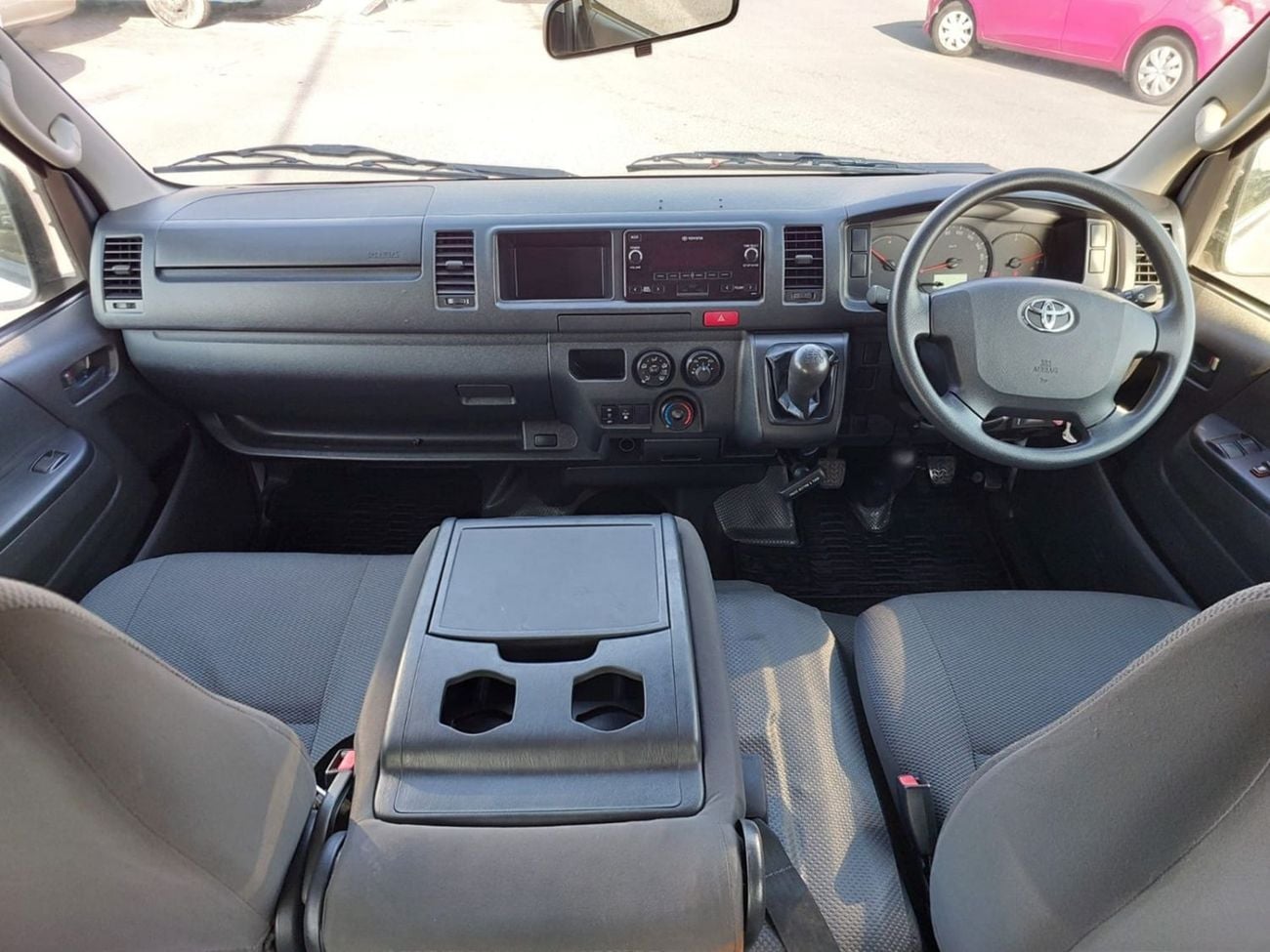 تويوتا هاياس GLX (RAMADAN OFFER) TOYOTA HIACE RHD 2018 MODEL 2.5 L DIESEL MANUAL(PM73780)