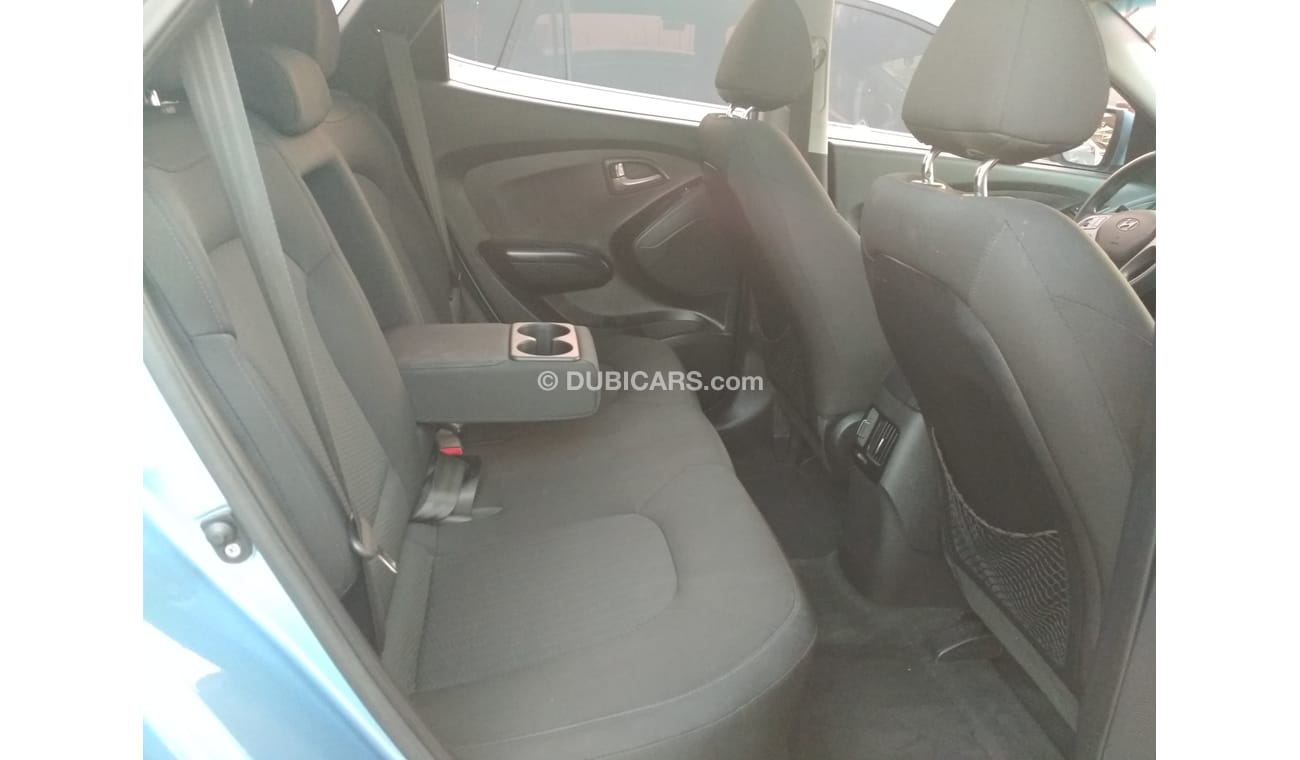 هيونداي توسون 2014 سماوى خليجى 2000 CC بانوراما  تشيكات وكالة بدون صبغ بدون حوادث ممتاذة ماشية قليل