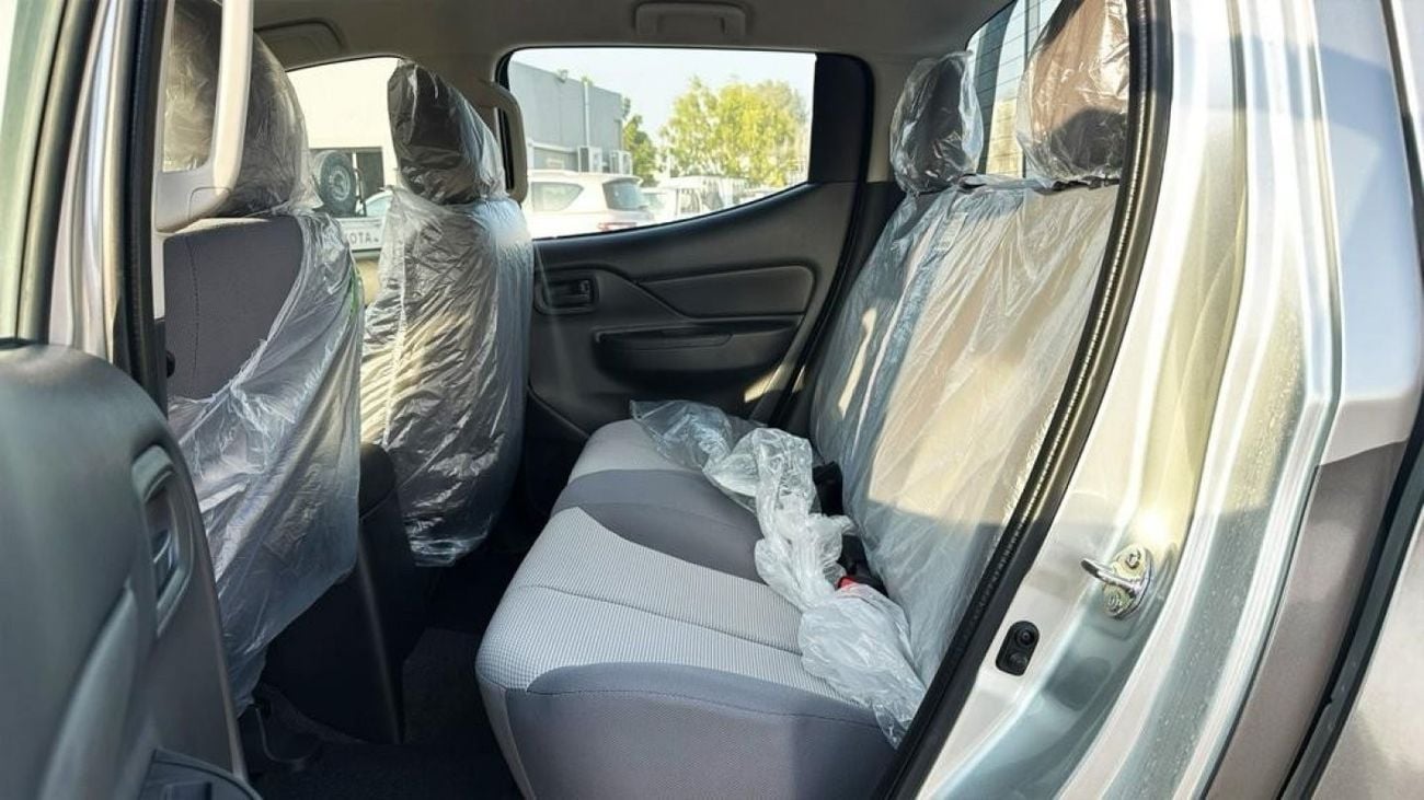 Mitsubishi L200 Mitsubishi L200 P DC 4WD 2.4L GLX 5MT ( export only )