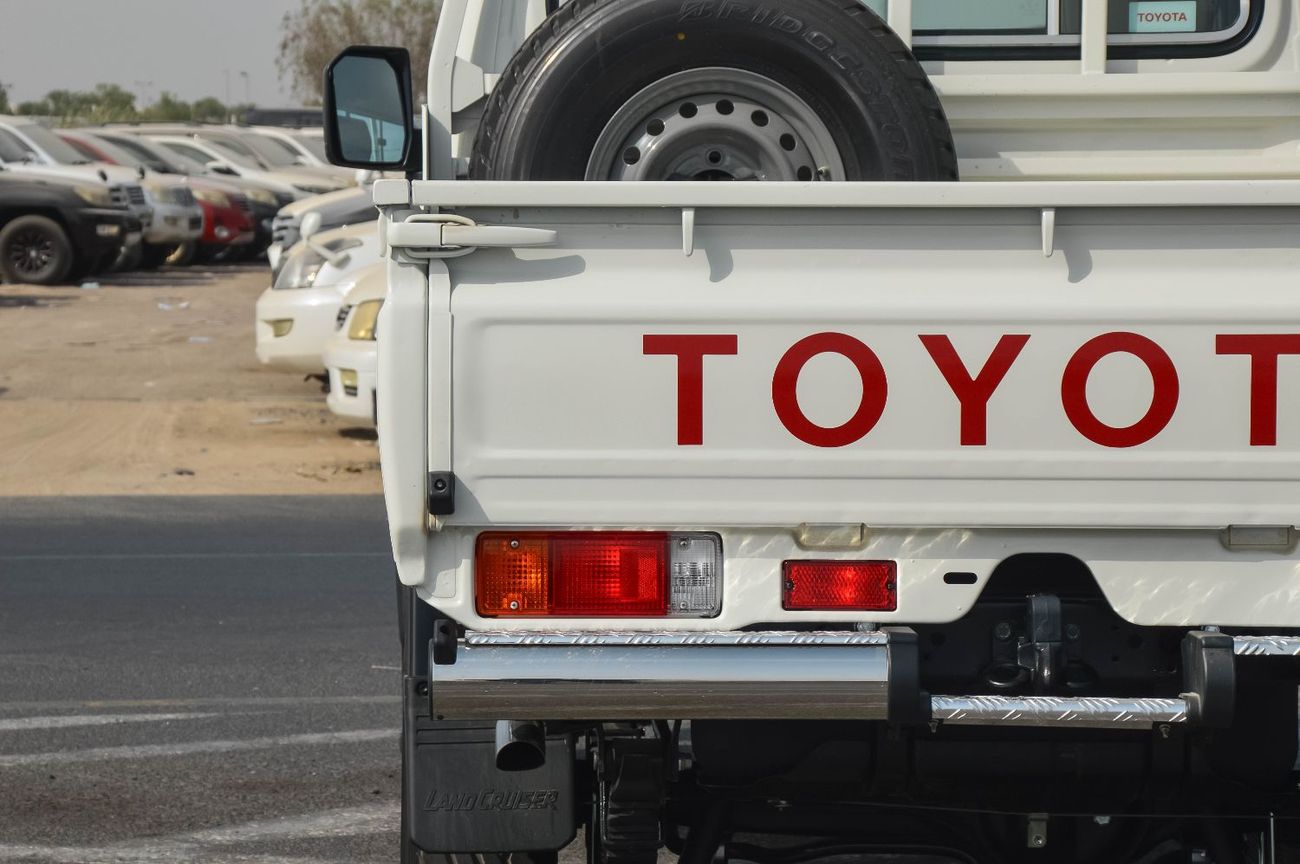 تويوتا لاند كروزر بيك آب TOYOTA LAND CRUISER 79 2.8L 4WD SC MT PICKUP 2025